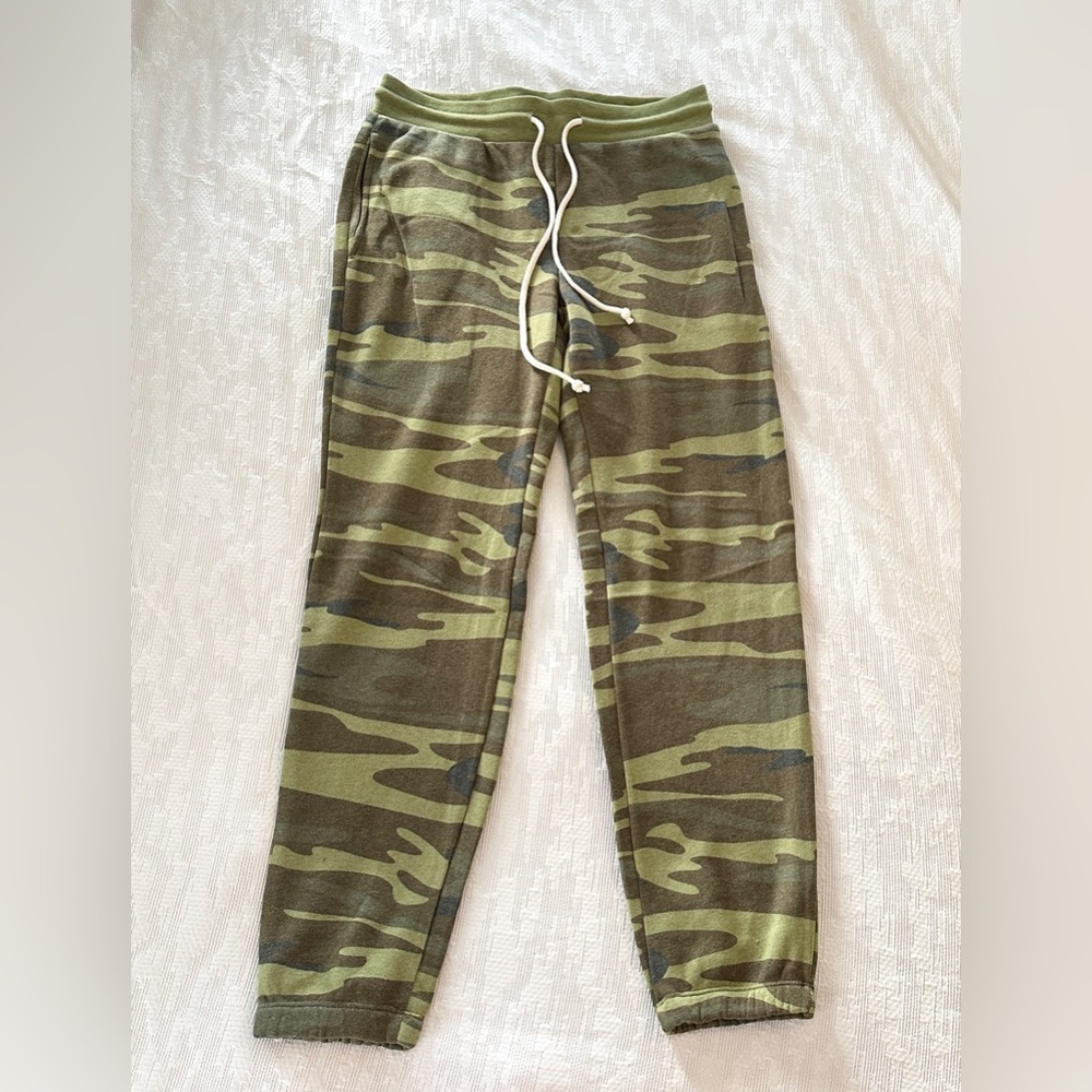 Alternative Apparel Camo Joggers – Size Small